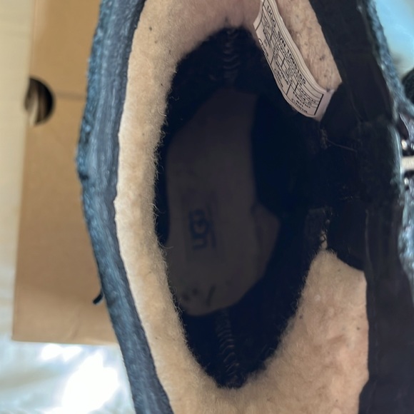 UGG Lorna Boot Black 7.5 - Picture 5 of 13
